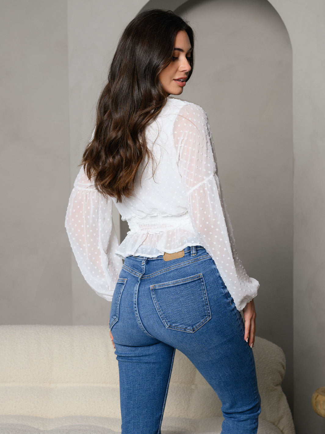 WOMEN'S SOLID DOT JACQUARD V-NECK LONG SLEEVE TOP