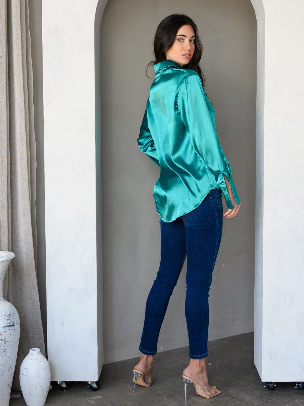 WOMEN'S LONG SLEEVE BUTTON UP SILK TOP