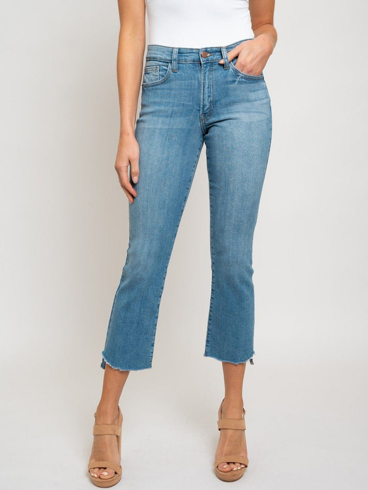 WOMEN'S MEDIUM WASH DENIM JEANS