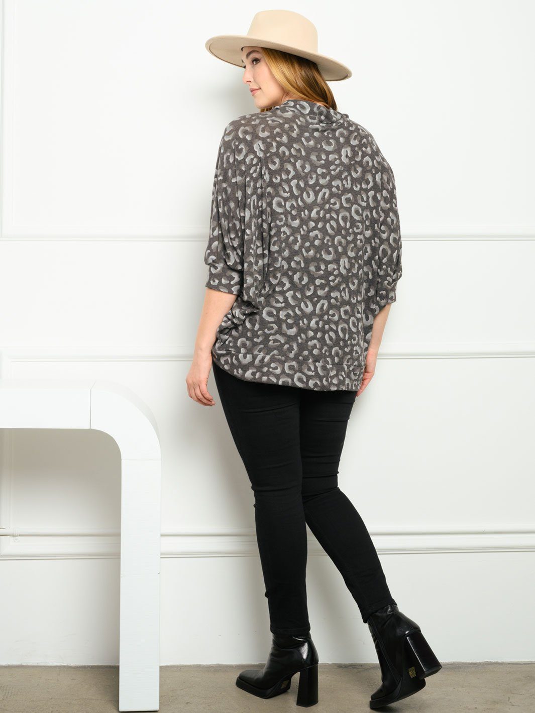 PLUS SIZE ANIMAL PRINT 3/4 SLEEVES CARDIGAN