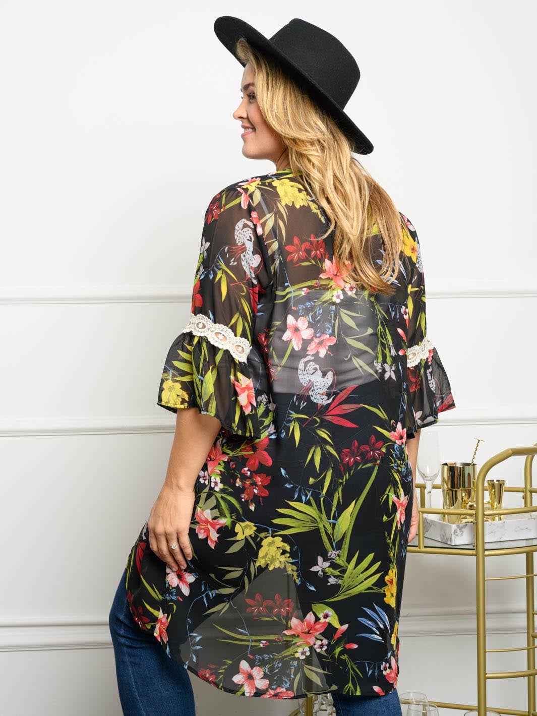 PLUS SIZE LACE CONTRAST FLORAL KIMONO