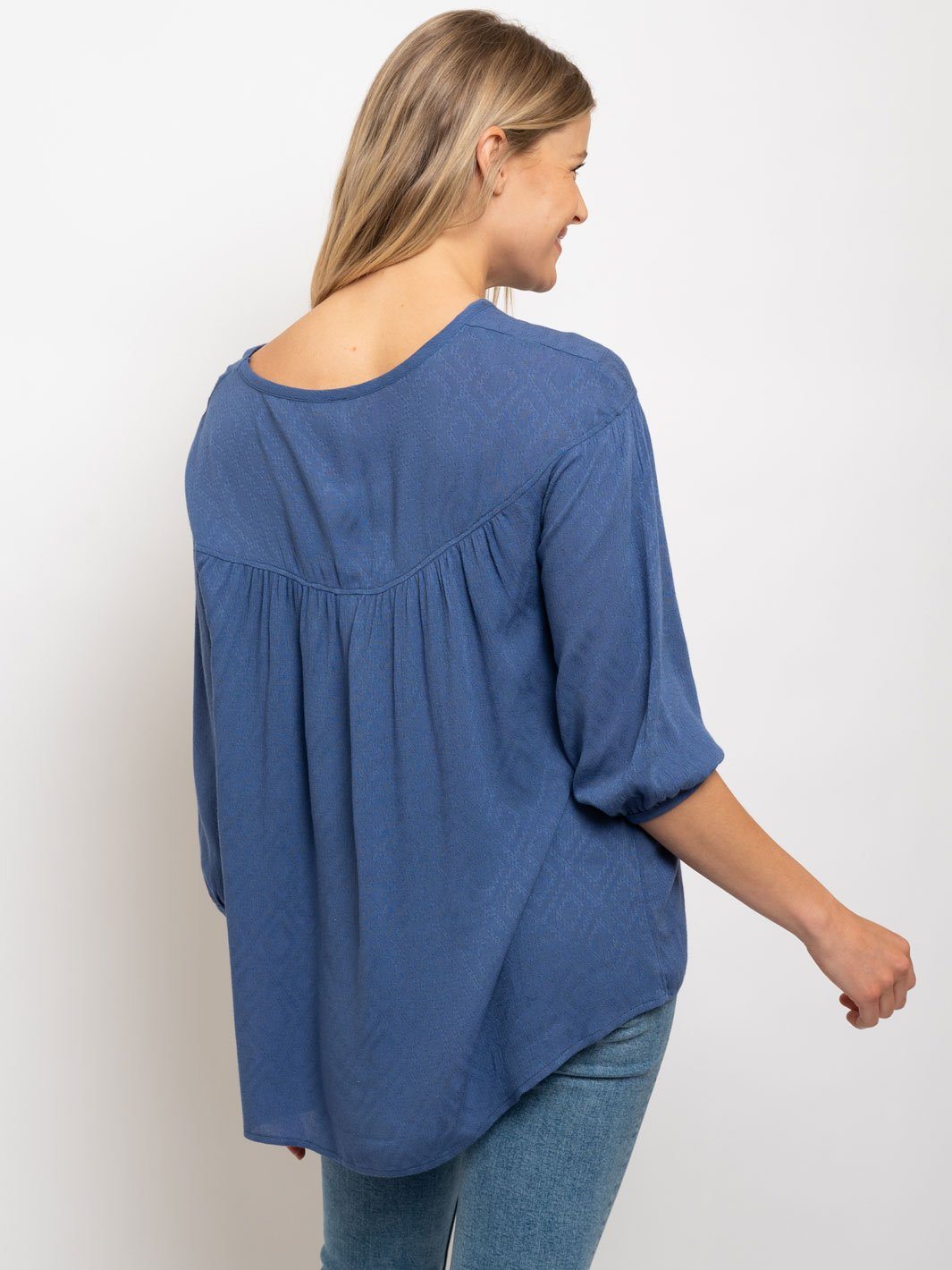 WOMEN'S 3/4 SLEEVES KEYHOLE TOP