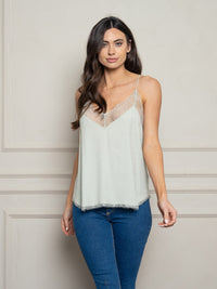 WOMEN'S SLEVELESS LACE DETAIL TOP