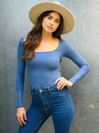 WOMEN'S LONG SLEEVE SQUARE NECK BODYSUIT