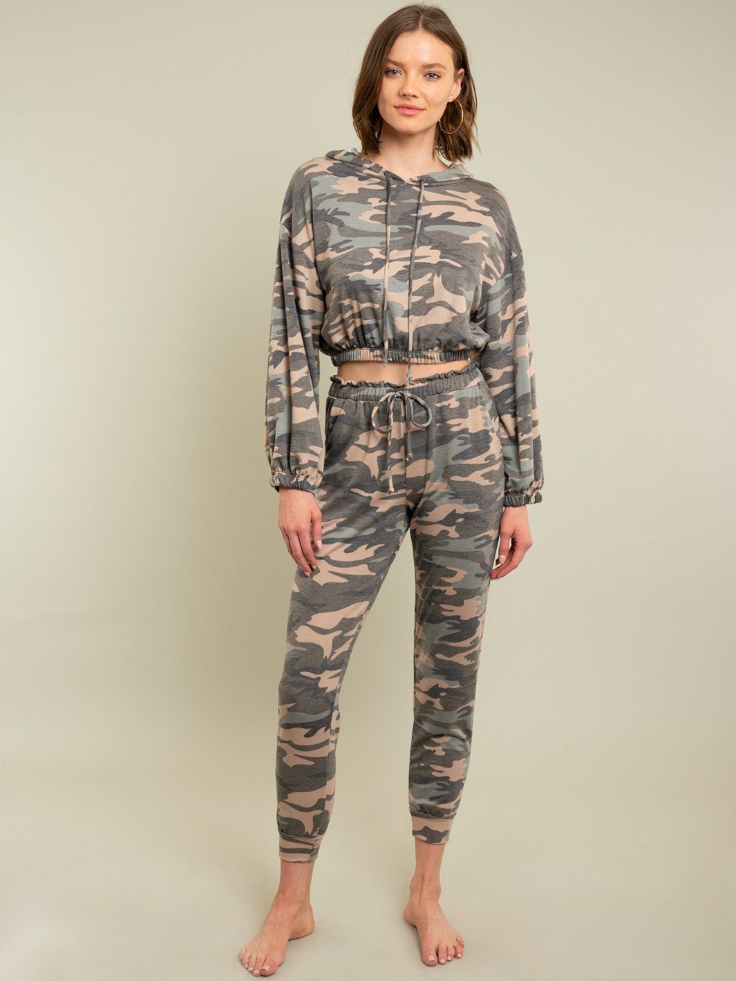 WOMEN'S 2 PC. CAMOUFLAGE SET