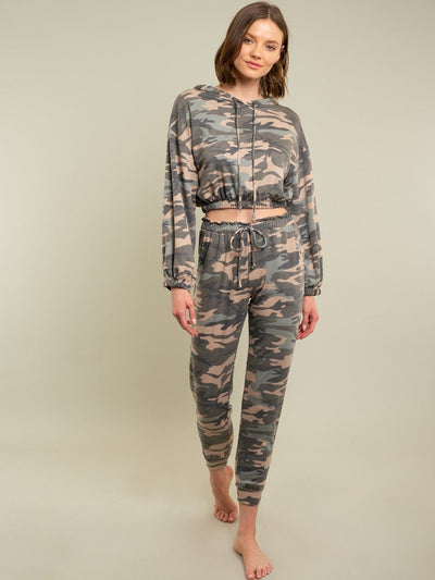 WOMEN'S 2 PC. CAMOUFLAGE SET