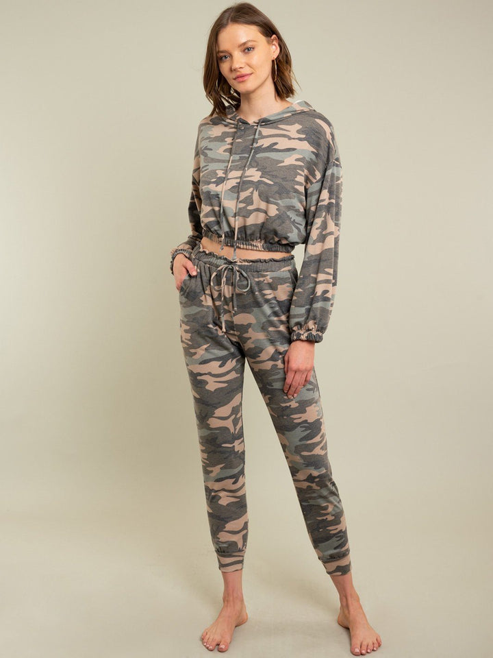 WOMEN'S 2 PC. CAMOUFLAGE SET