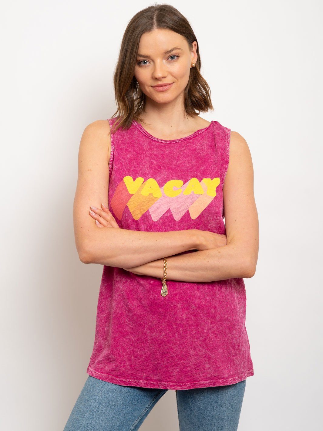 WOMEN'S SLEEVELESS MINERAL WASH VACAY GRAPGIC TANK TOP