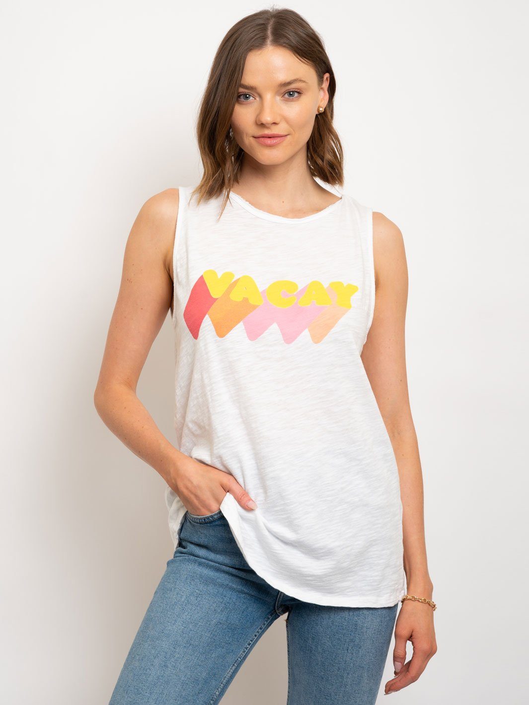 WOMEN'S SLEEVELESS MINERAL WASH VACAY GRAPGIC TANK TOP