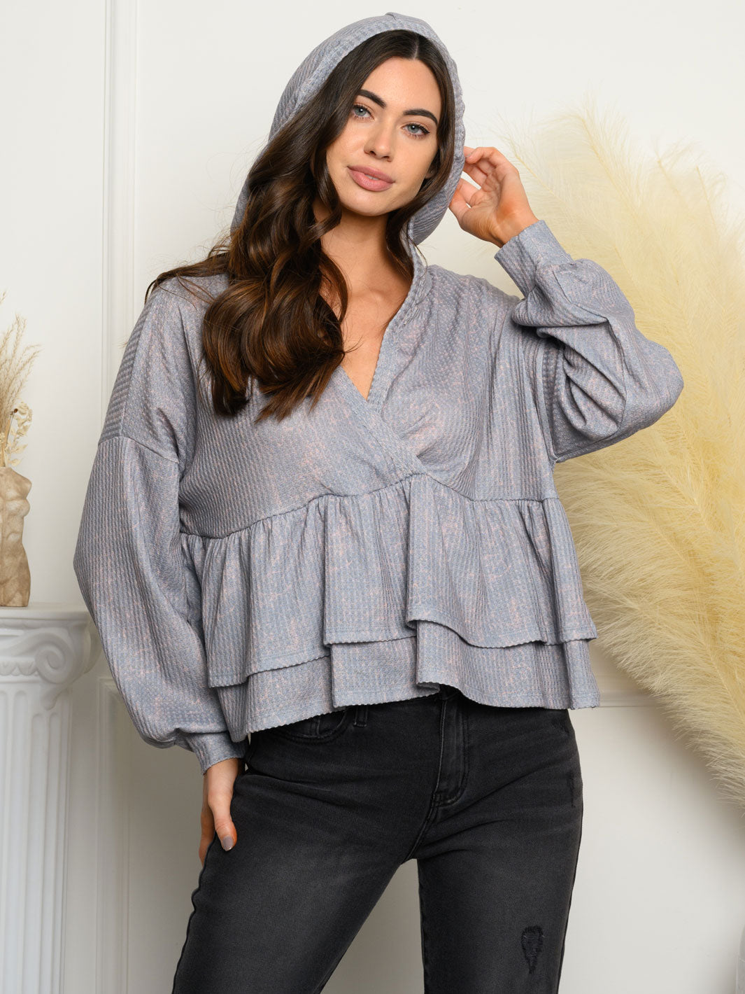 WOMEN'S LONG SLEEVE V-NECK RUFFLE TOP