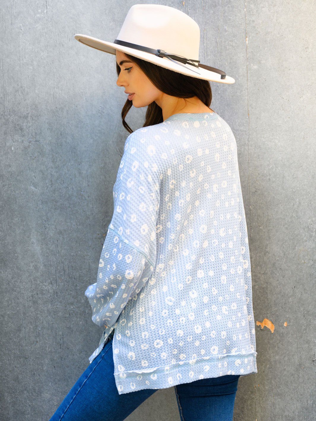 WOMEN'S ANIMAL PRINT LONG SLEEVE TOP