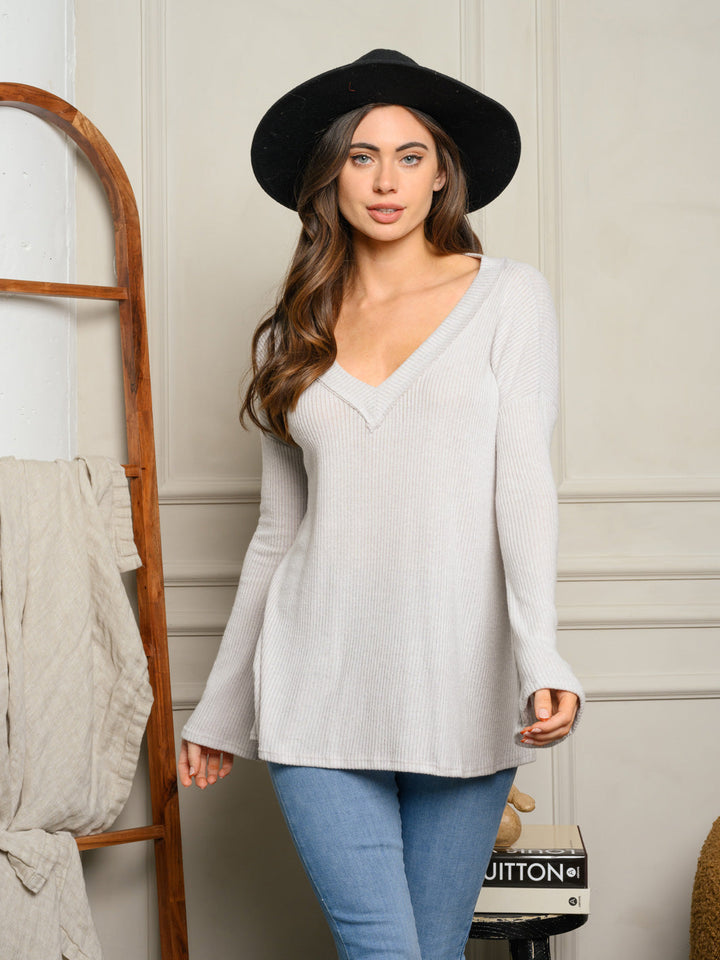 WOMEN'S LONG SLEEVE V-NECK TOP