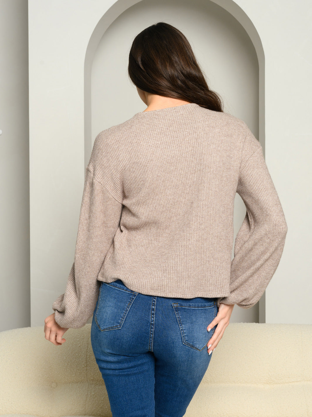 WOMEN'S LONG SLEEVE V-NECK KNIT TOP