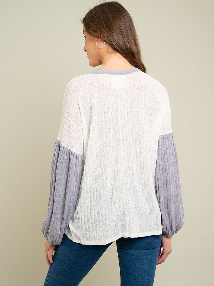WOMEN'S BALOON SLEEVE RIBBED KNIT TOP