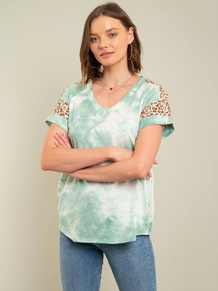 WOMEN'S TIE DYE V-NECK TOP