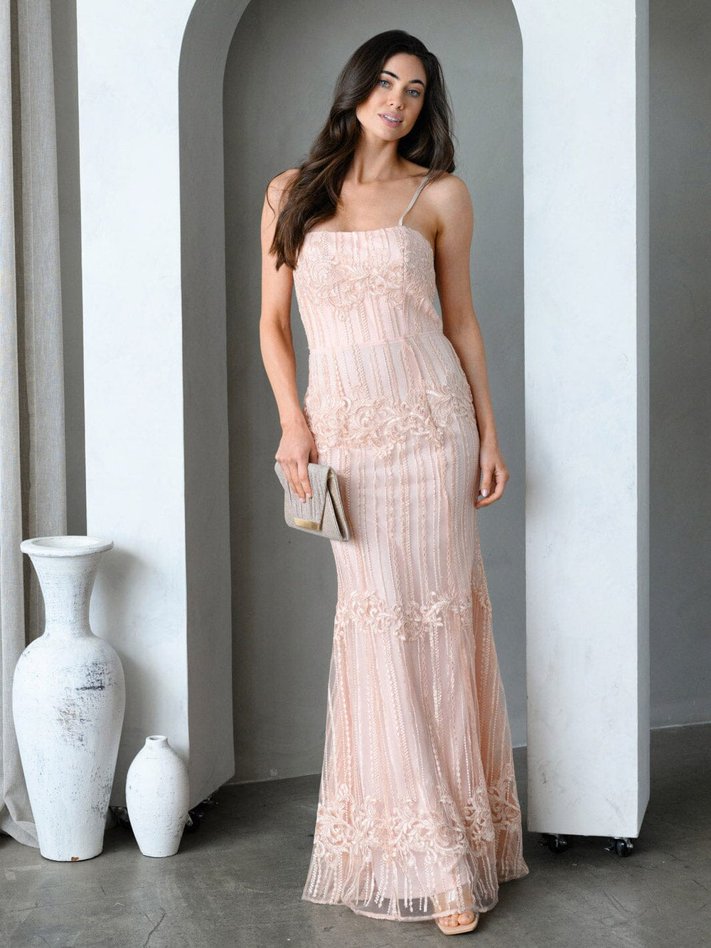 WOMEN'S SLEEVELESS EMBROIDERY GOWN MAXI DRESS