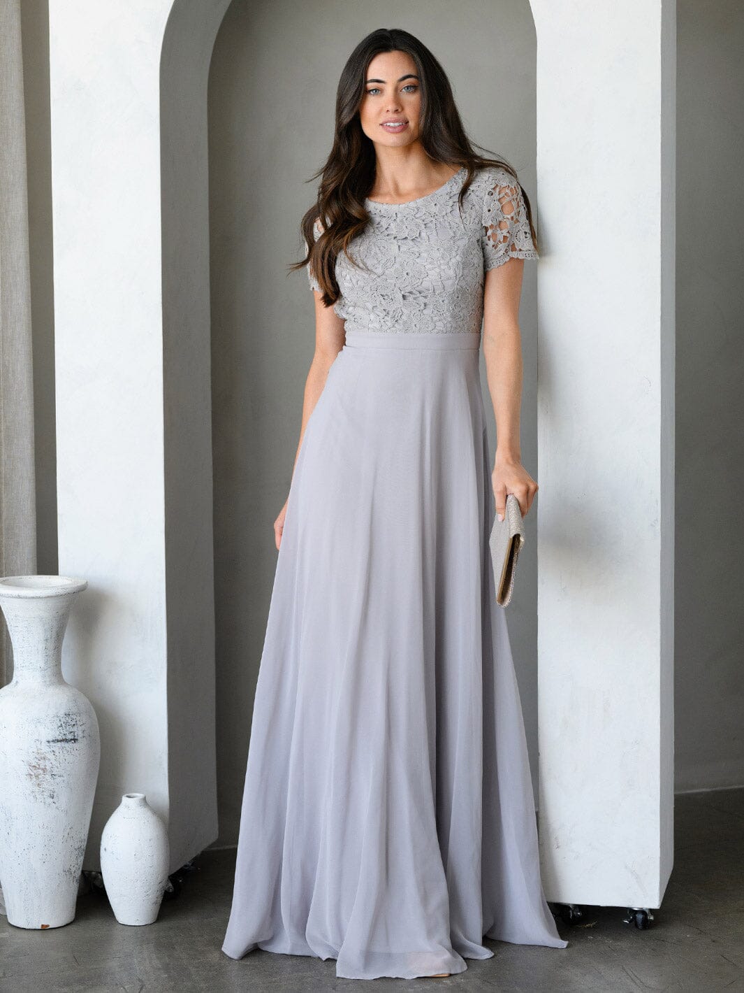 WOMEN'S SHORT SLEEVE LACE DETAILED OPEN BACK GOWN MAXI DRESS