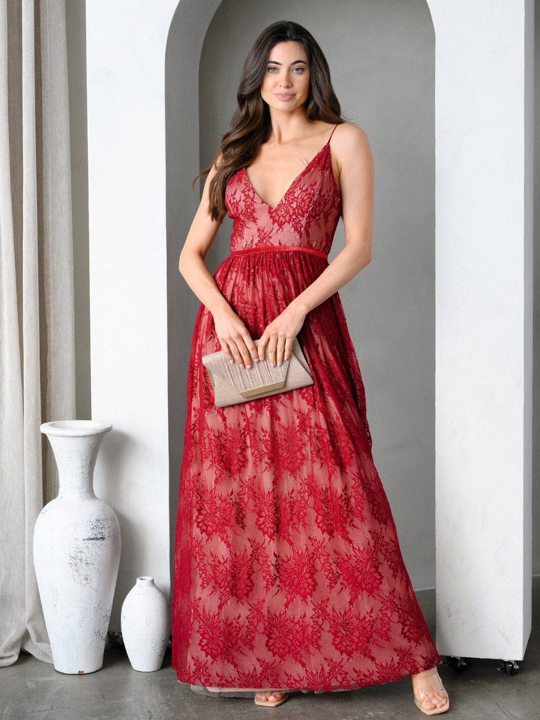 WOMEN'S SLEEVELESS V-NECK LACE GOWN MAXI DRESS