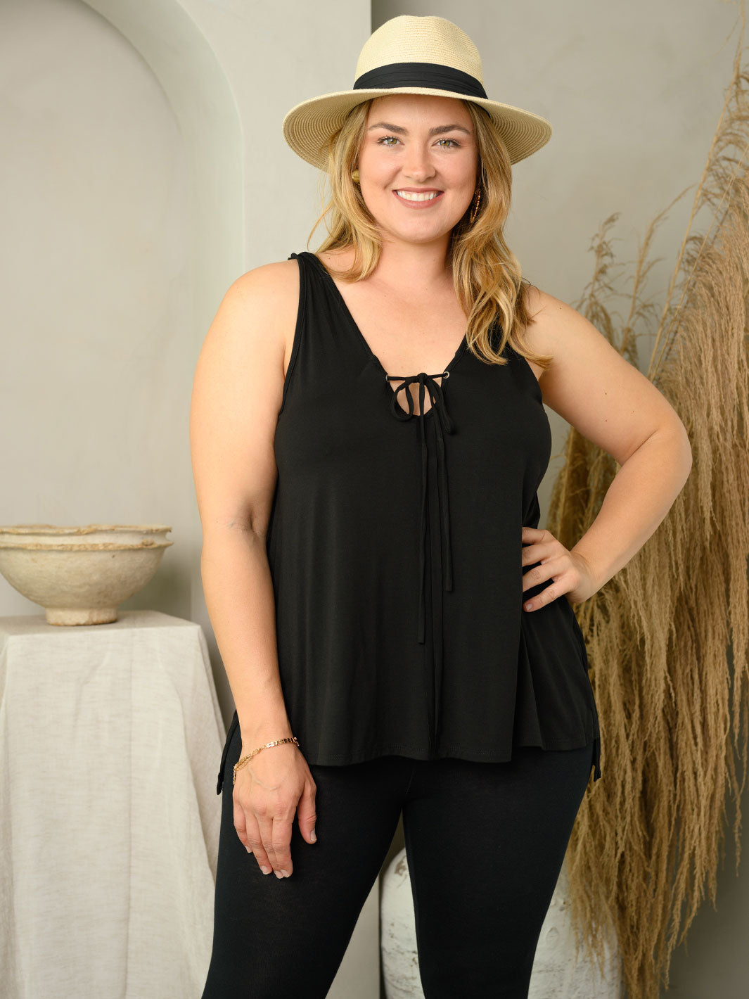 PLUS SIZE TWISTED STRAP TANK TOP