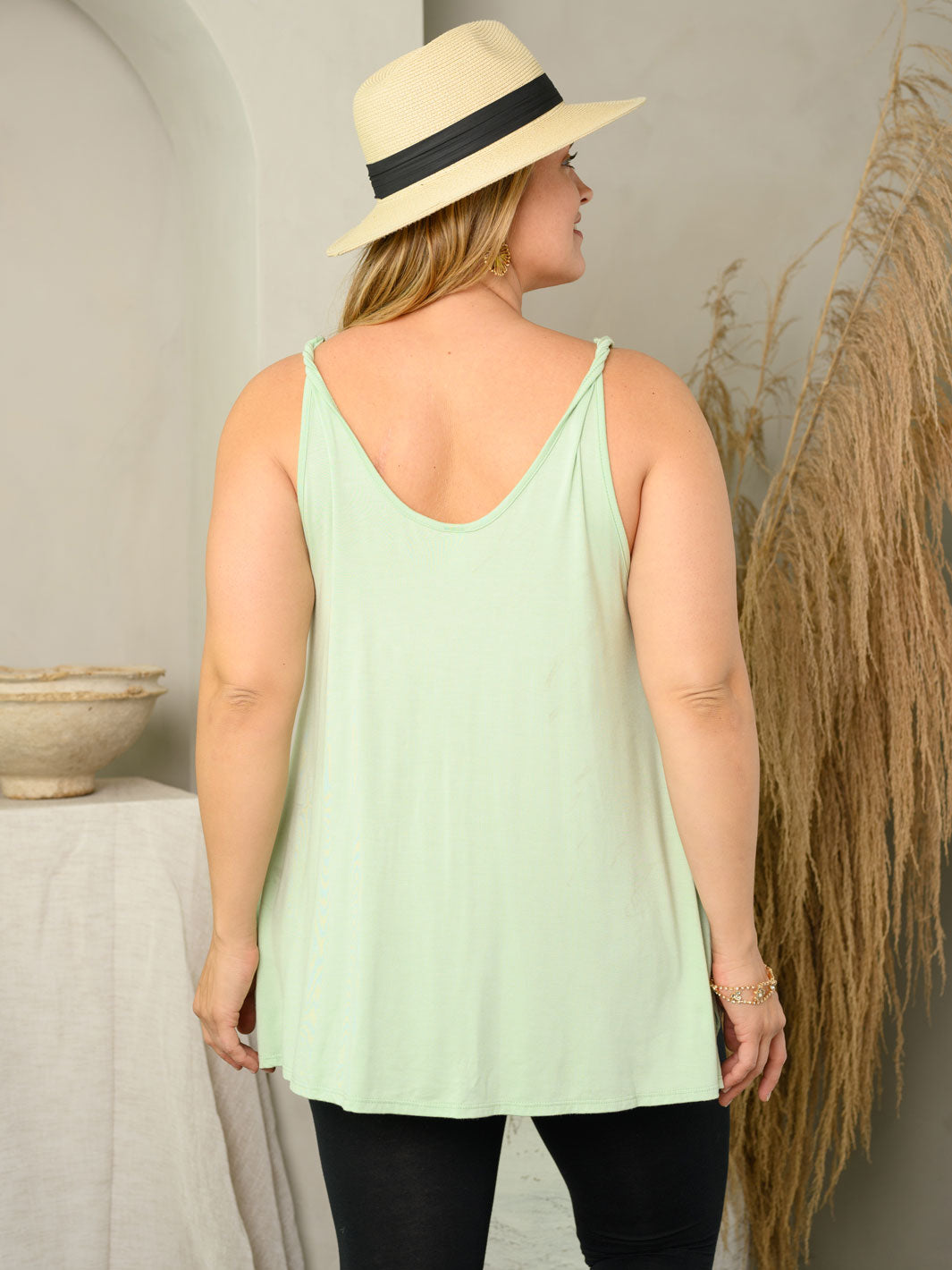 PLUS SIZE TWISTED STRAP TANK TOP