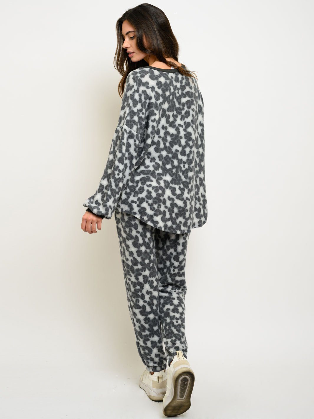 WOMEN'S ANIMAL PRINT LONG SLEEVE TOP