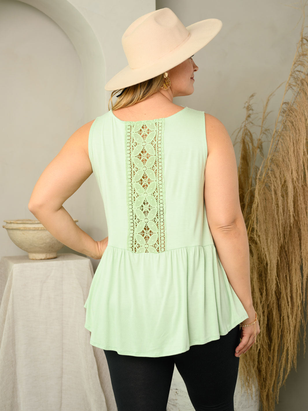 PLUS SIZE CROCHET FLOUNCE TANK TOP