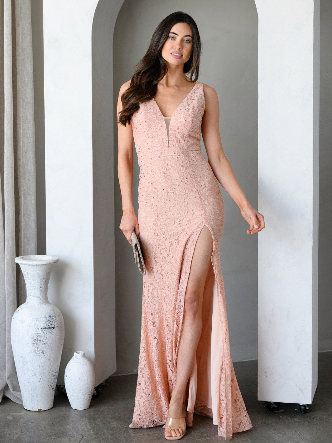 WOMEN'S SLEEVELESS V-NECK FRONT SLIT LACE STUDS DETAILED MAXI DRESS