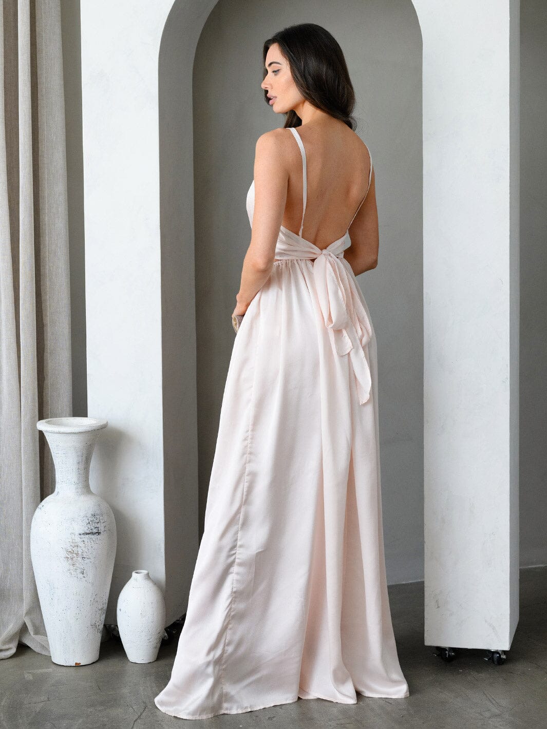 WOMEN'S SLEEVELESS V-NECK BACK TIE FRONT SLIT SILK MAXI DRESS