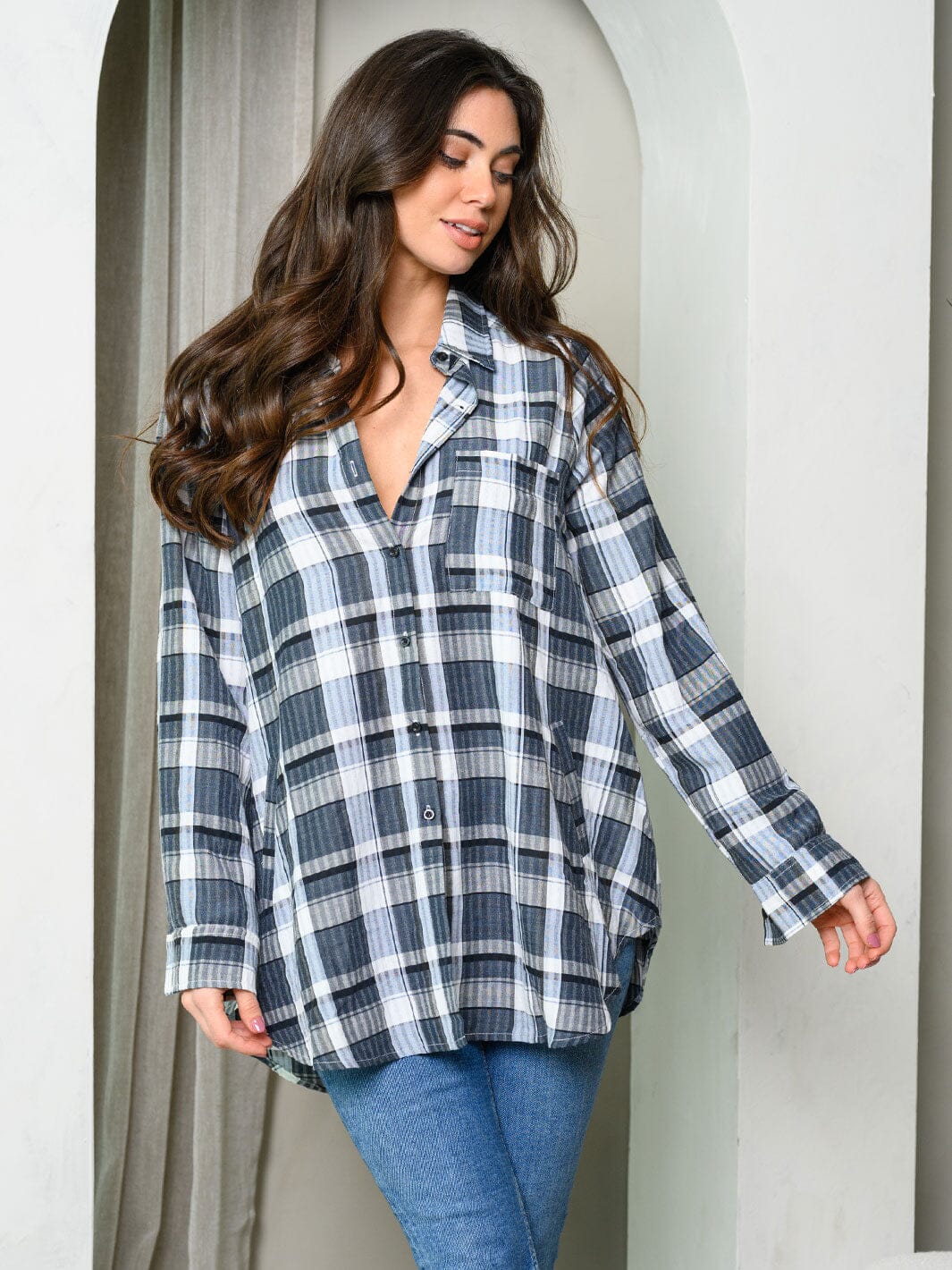 WOMEN'S LONG SLEEVE BUTTON UP PLAID SHIRT