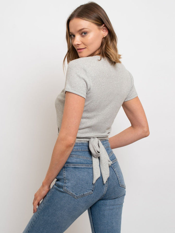 WOMEN'S RIBBED SHORT SLEEVE WRAP TOP