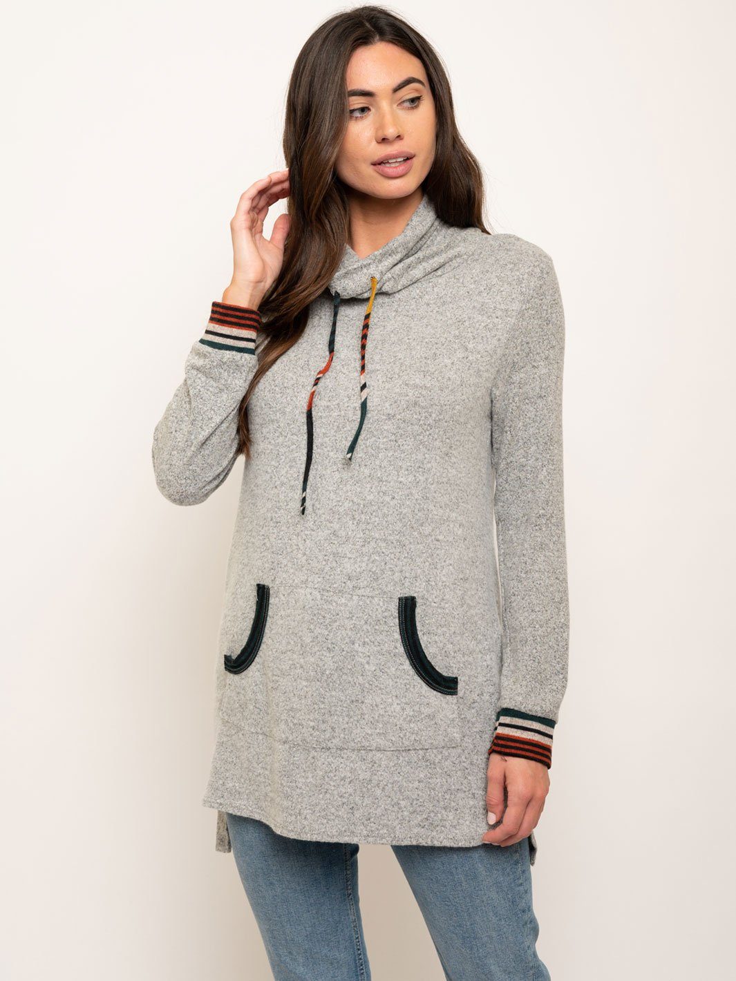 WOMEN'S LONG SLEEVE PRINT DETAIL TOP