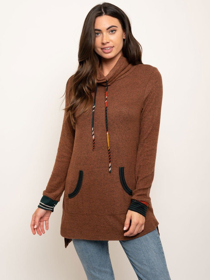 WOMEN'S LONG SLEEVE PRINT DETAIL TOP