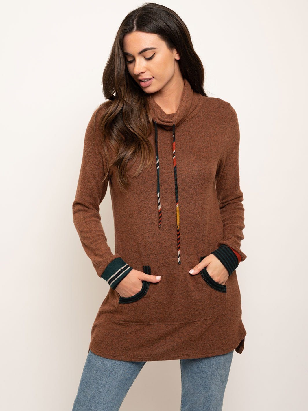 WOMEN'S LONG SLEEVE PRINT DETAIL TOP