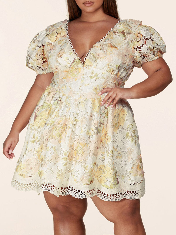 PLUS SIZE SHORT PUFF SLEEVE V-NECK LACE FLORAL MINI DRESS