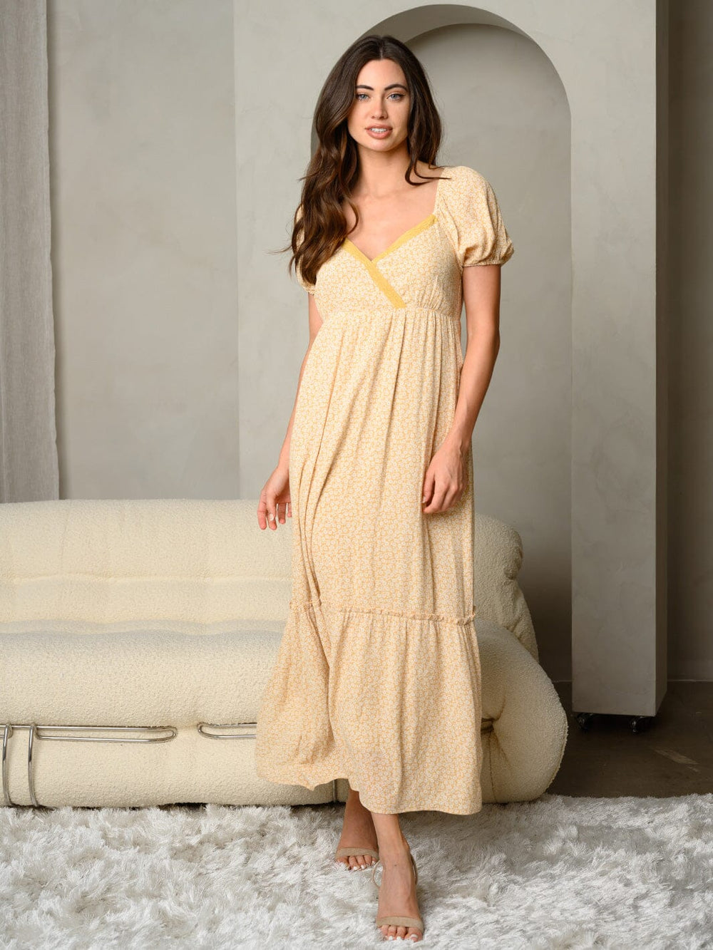 WOMEN'S DITSY FLORAL PRINT V-NECK WITH RUFFLE DETAIL MAXI DRESS