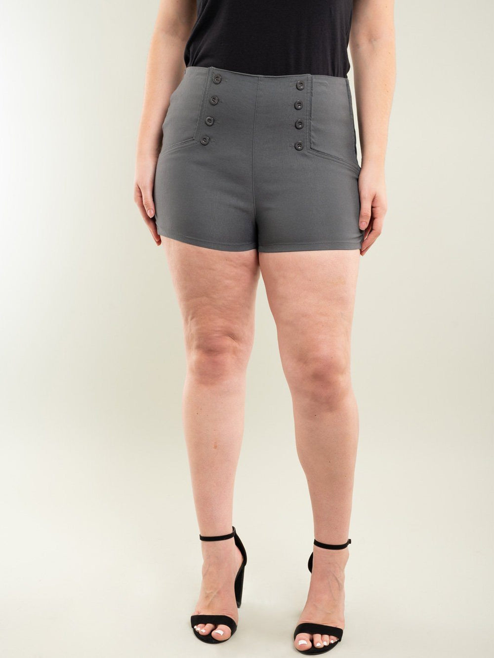 PLUS SIZE BOTTON DETAIL SHORTS