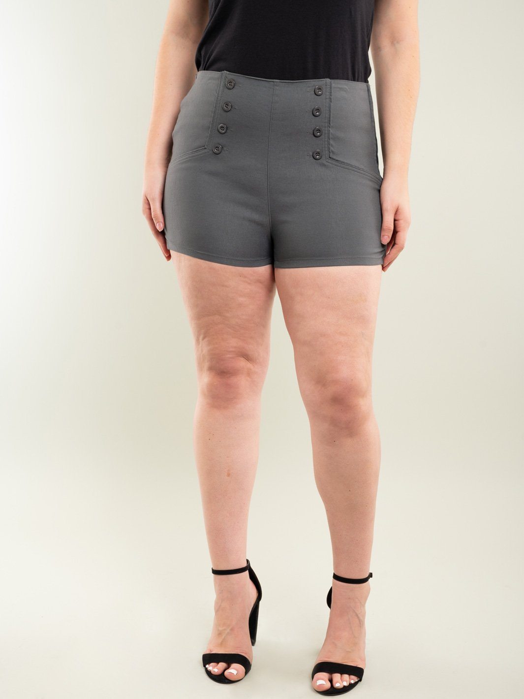 PLUS SIZE BOTTON DETAIL SHORTS