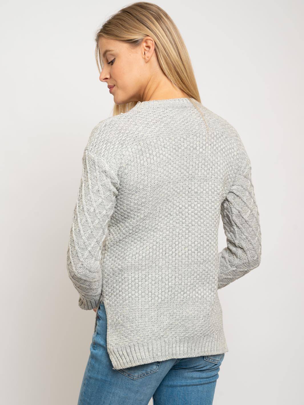WOMEN'S FRONT POCKETS SWEATER
