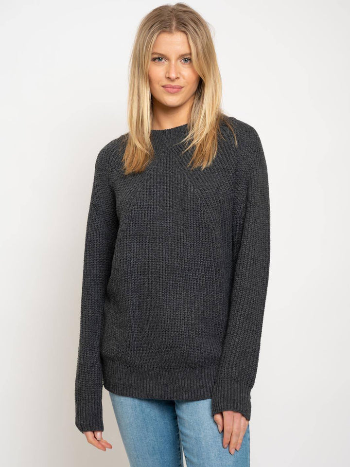 WOMEN'S ROUND NECK SWEATER