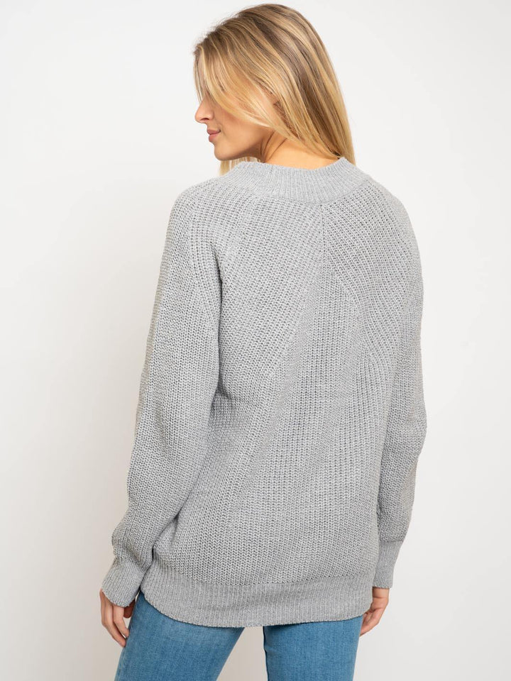 WOMEN'S ROUND NECK SWEATER