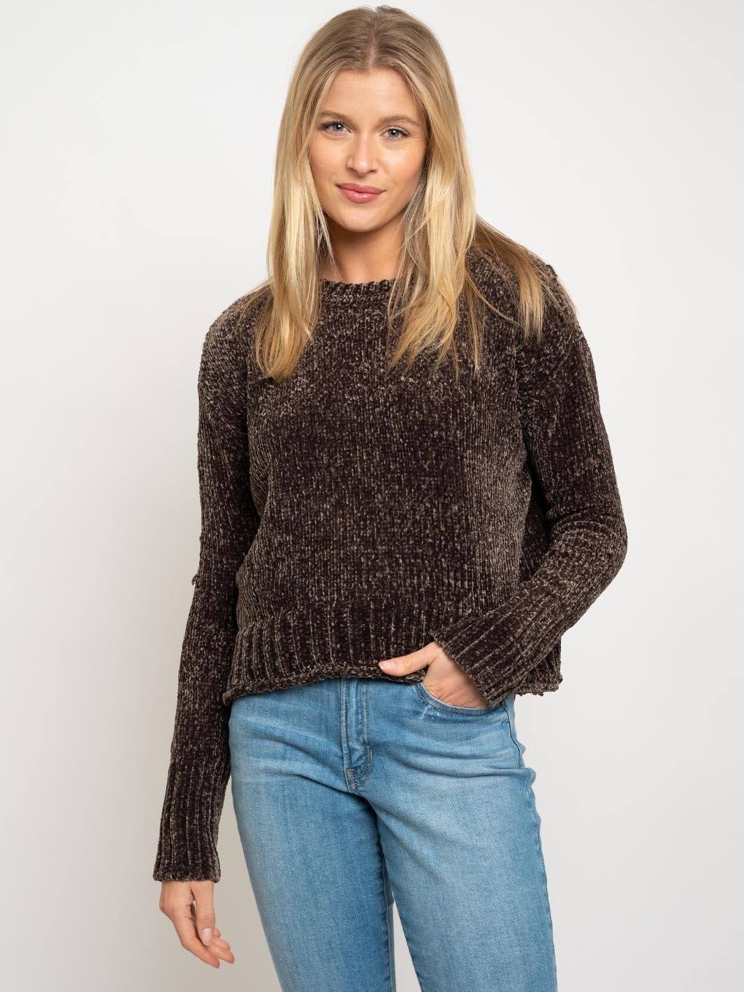 WOMEN'S KNIT SWEATER