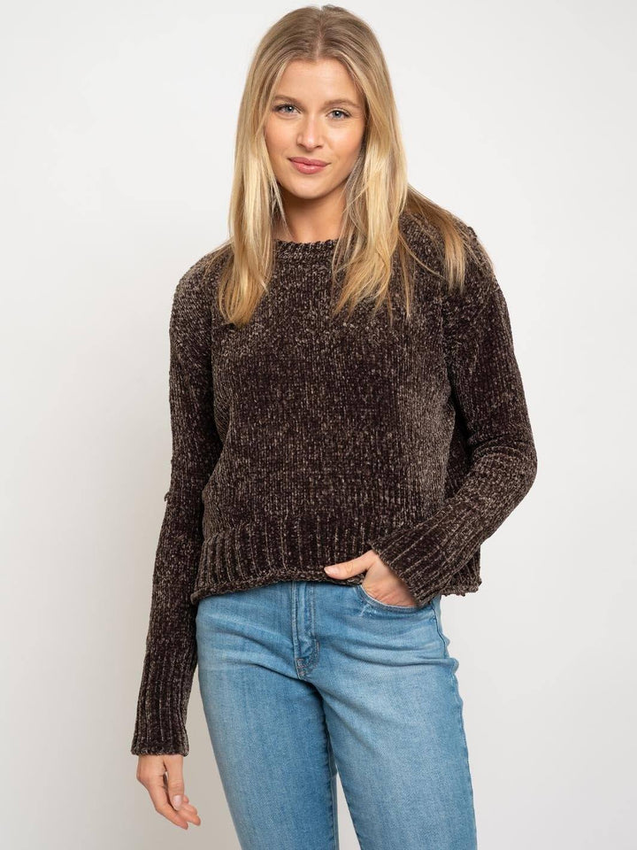 WOMEN'S KNIT SWEATER