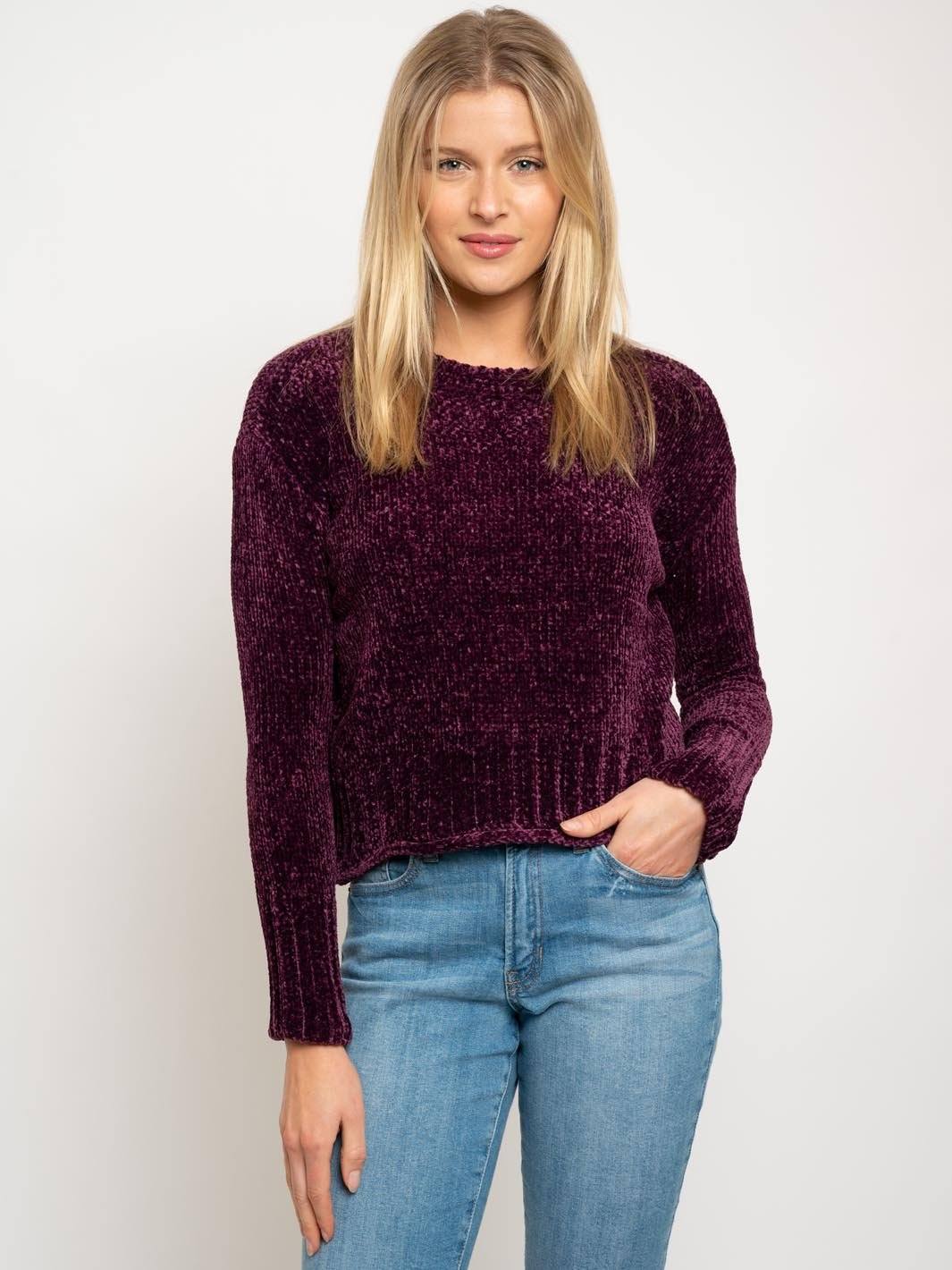 WOMEN'S KNIT SWEATER