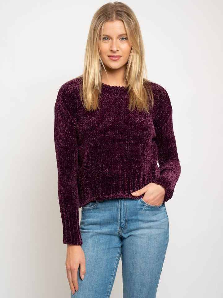 WOMEN'S KNIT SWEATER