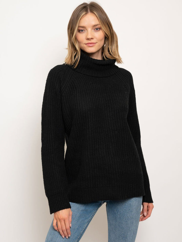 WOMEN'S BLACK TURTLENECK SWEATER