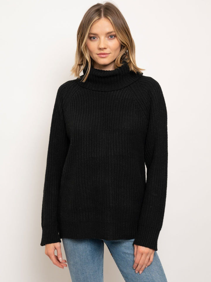 WOMEN'S BLACK TURTLENECK SWEATER