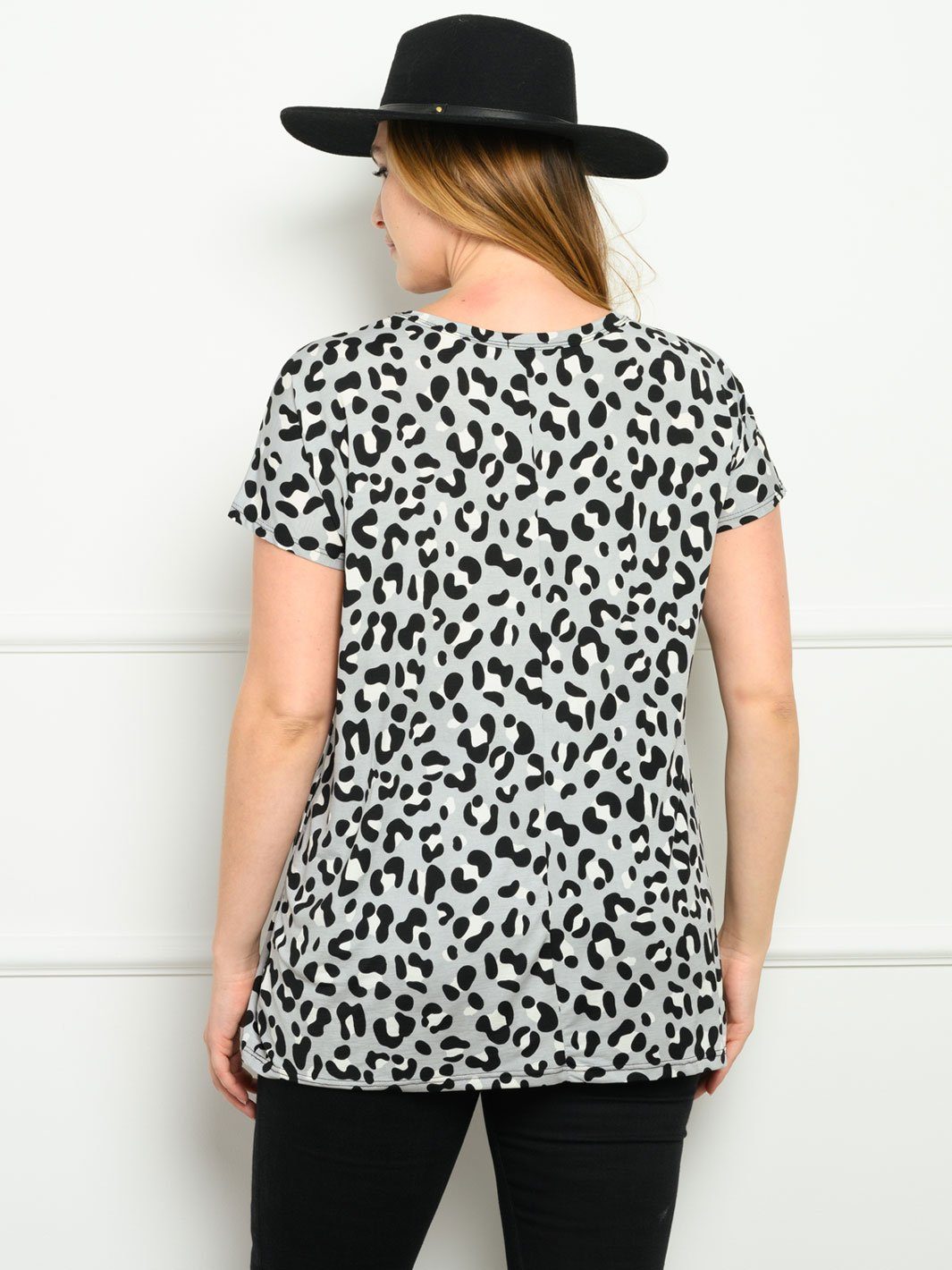 PLUS SIZE SHORT SLEEVE ANIMAL PRINT TOP