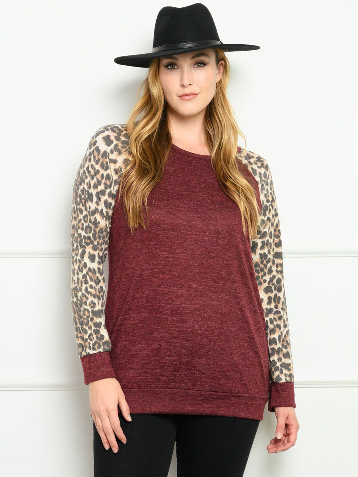 PLUS SIZE LONG SLEEVE ANIMAL PRINT SOLID TOP