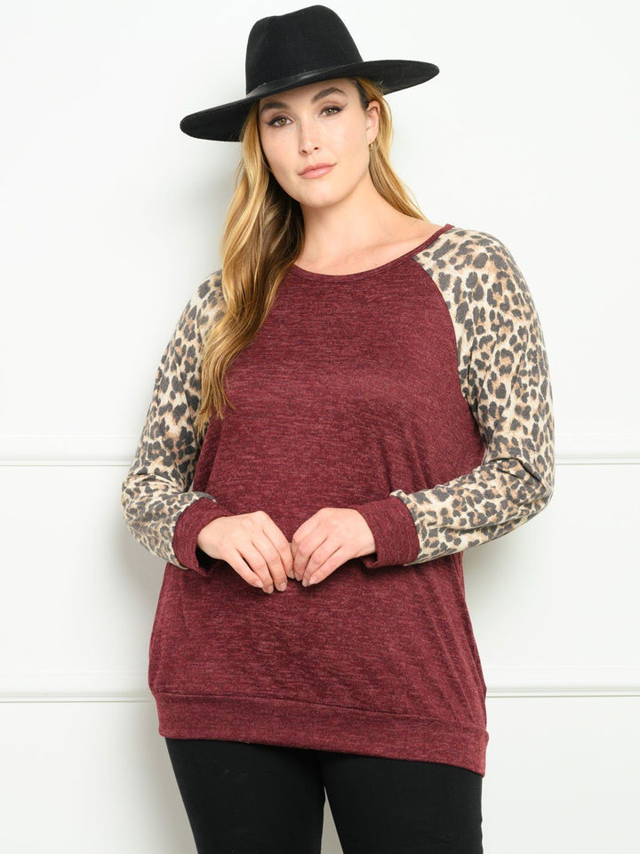 PLUS SIZE LONG SLEEVE ANIMAL PRINT SOLID TOP