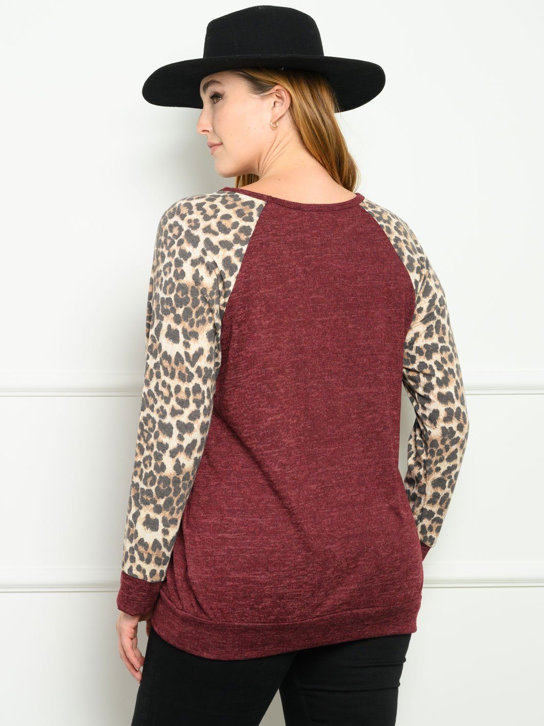 PLUS SIZE LONG SLEEVE ANIMAL PRINT SOLID TOP